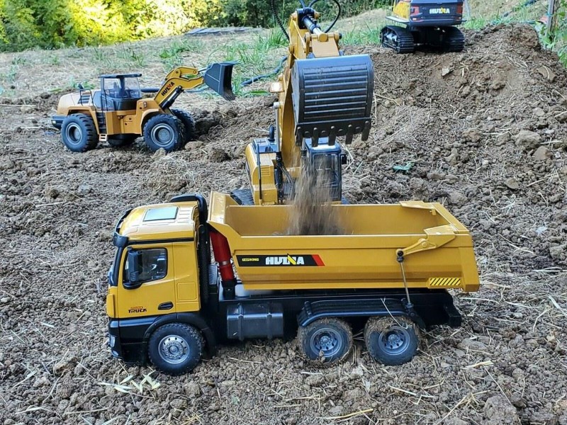 HUINA 1582 1/14 10 Kanal FULL METAL RC Model Profesyonel Uzaktan Kumandalı Damperli Kamyon İş Makinası - 2.4G Full Fonksiyon Sesli ve Işıklı