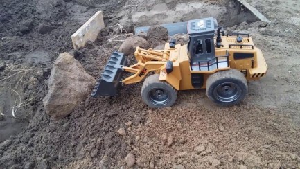 HUINA 1/18 Yüksek Kalite RC Model Buldozer Uzaktan Kumandalı Çok Fonksiyonlu Metal İş Makinası - 2.4G Kumanda Işıklı - 1520 - Thumbnail