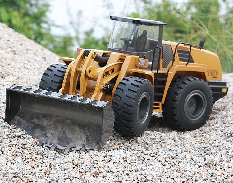 HUINA 1/18 Yüksek Kalite RC Model Buldozer Uzaktan Kumandalı Çok Fonksiyonlu Metal İş Makinası - 2.4G Kumanda Işıklı - 1520