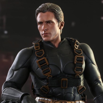 Hot Toys Batman Begins Sixth Scale Exclusive Figure - 908079 - DC Comics / Batman Begins - MMS595 (ÖN SİPARİŞ) Hot Toys Batman Begins Sixth Scale Exclusive Figure - 908079 - DC Comics / Batman Begins - MMS595 (ÖN SİPARİŞ)