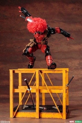 Super Deadpool Statue 1:6 Scale - MARVEL