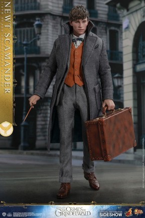 Newt Scamander Sixth Scale Movie Masterpiece Series