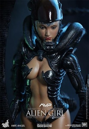 Hot Toys Alien Girl Sixth Scale Figure - Thumbnail