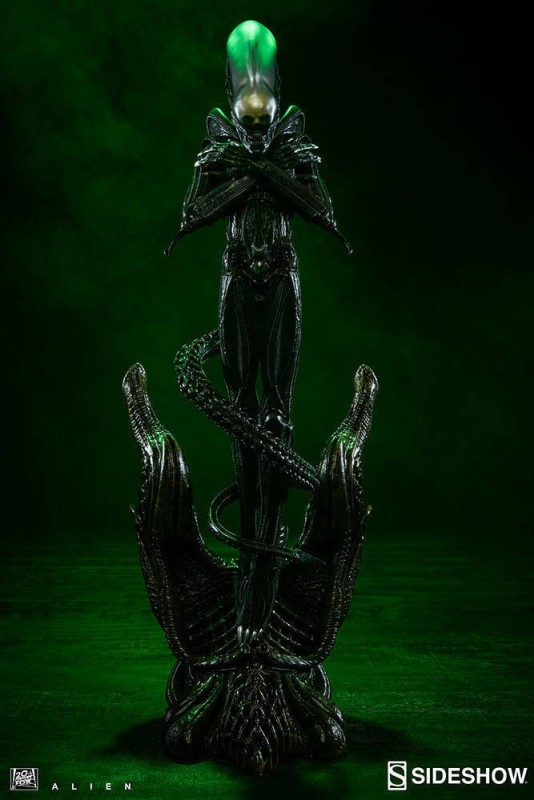 Alien Statue Internecivus Raptus