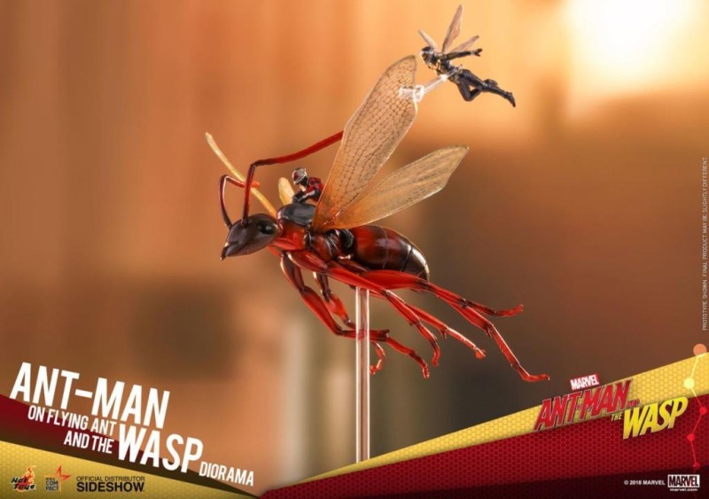 Ant-Man on Flying Ant and the Wasp Diorama Collectible Set - MMS Compact Series