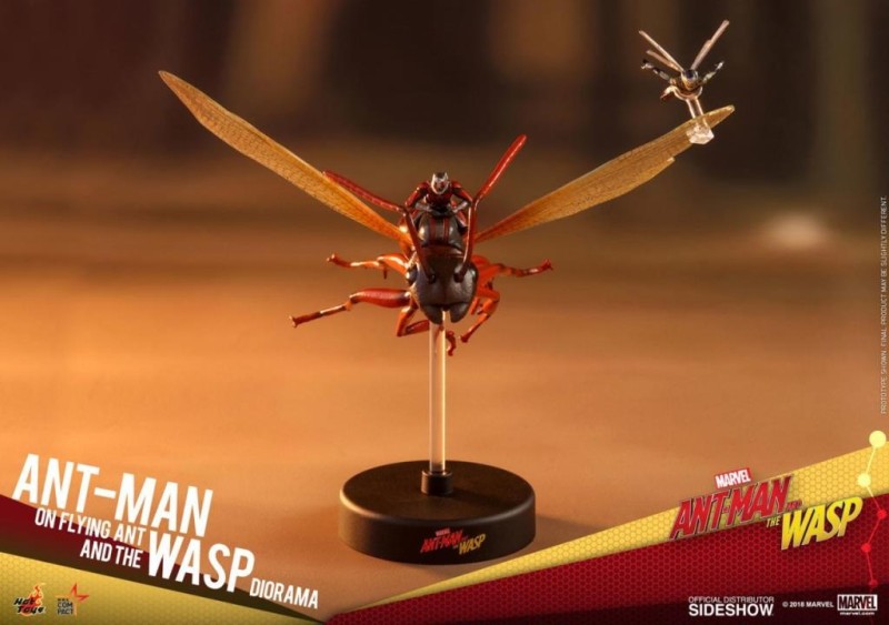 Ant-Man on Flying Ant and the Wasp Diorama Collectible Set - MMS Compact Series