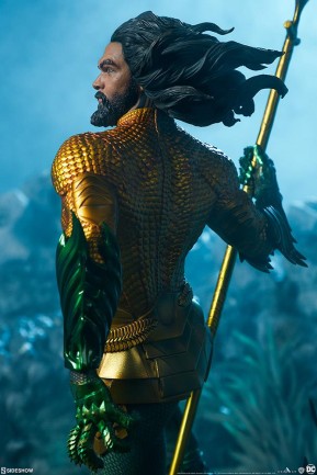 Aquaman Premium Format Figure - Thumbnail