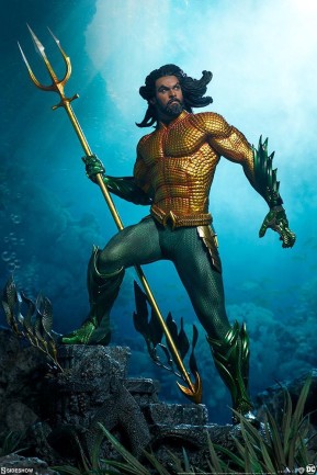 Aquaman Premium Format Figure - Thumbnail