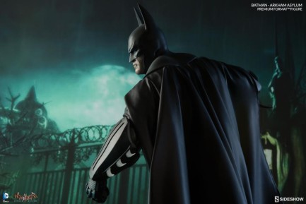 Sideshow Collectibles Arkham Asylum Batman Premium Format Figure - Thumbnail