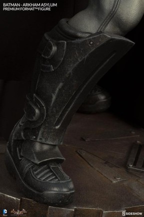 Sideshow Collectibles Arkham Asylum Batman Premium Format Figure - Thumbnail