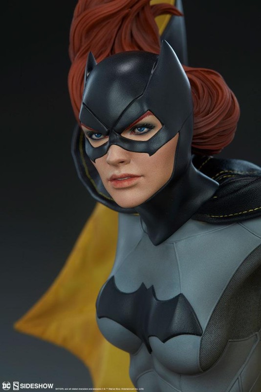 Batgirl Premium Format Figure