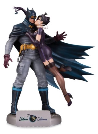 Batman & Catwoman Bombshell Deluxe Edition Statue - Thumbnail