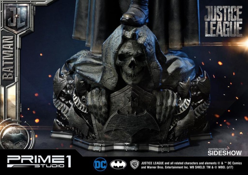 Batman JL Statue