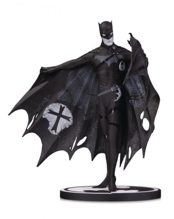 Batman & Joker Black & White Gerard Way Statue Set - Thumbnail