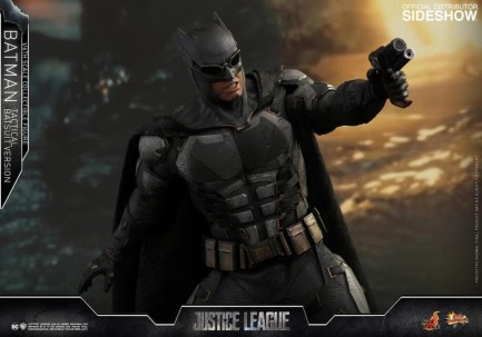 Hot Toys Batman Tactical Batsuit Version Sixth Scale Figure MMS432 - Thumbnail