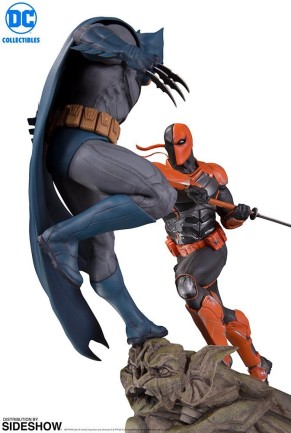 Dc Collectibles - Batman VS Deathstroke Statue Battle Statue