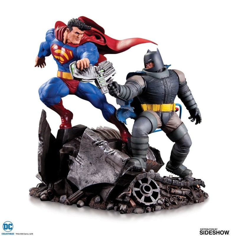 Batman VS Superman Statue Mini Battle Statue