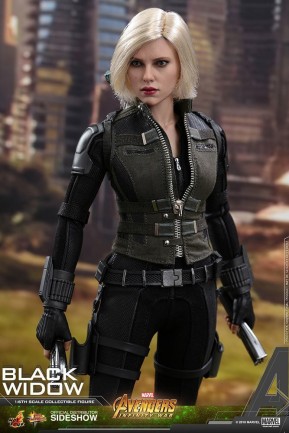 Black Widow Sixth Scale Figure - Thumbnail