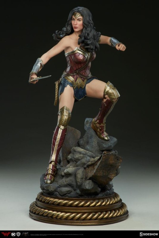 Sideshow Collectibles Wonder Woman Premium Format Figure (Batman V Superman)
