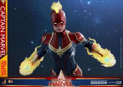 Hot Toys - Hot Toys Captain Marvel Deluxe Version Sixth Scale Figure MMS522