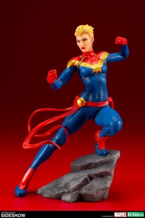 Kotobukiya - Captain Marvel Statue ARTFX: Marvel Comics Avengers Series