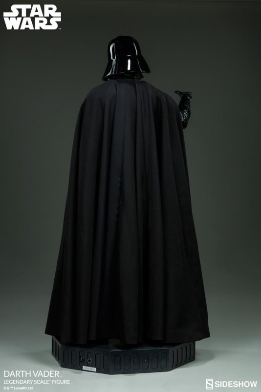 Darh Vader Legendary Scale Figure
