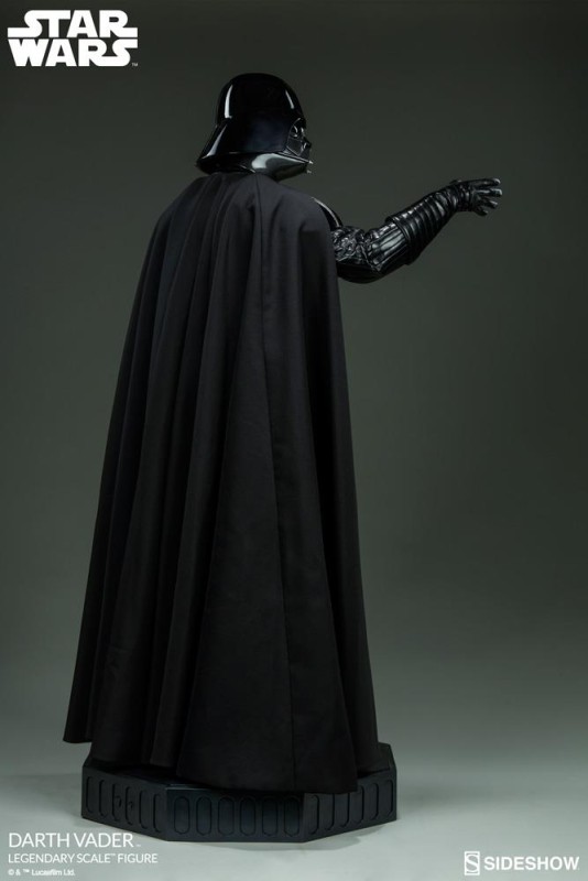 Darh Vader Legendary Scale Figure