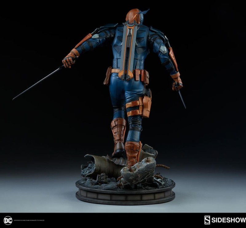 Sideshow Collectibles Deathstroke Premium Format Figure