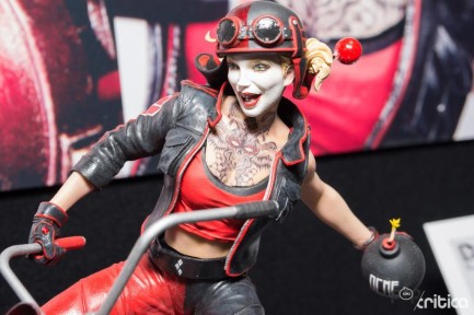 Gotham City Garage Harley Quinn Deluxe Statue - Thumbnail