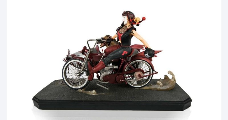 Gotham City Garage Harley Quinn Deluxe Statue