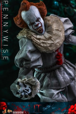 Hot Toys Pennywise Sixth Scale Figure MMS555 904949 IT Chapter 2 - Thumbnail