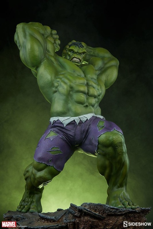 Hulk Statue by Sideshow Collectibles Avengers Assemble