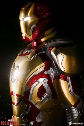 Iron Man Mark 42 Life-Size Figure - Thumbnail