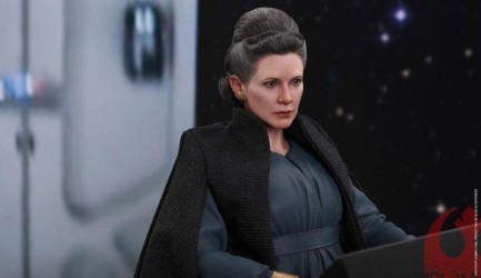 Leia Organa Episode VIII Sixth Scale Figure - Thumbnail