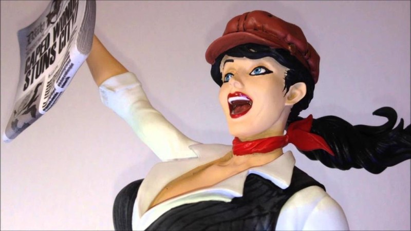 Lois Lane Bombshell Statue