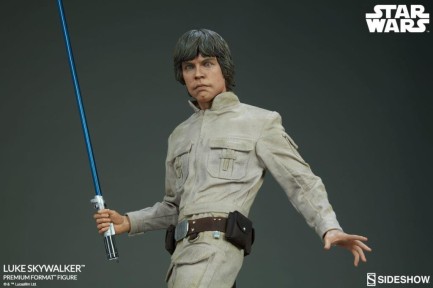 Sideshow Collectibles - Luke Skywalker Premium Format™ Figure