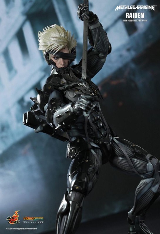 Metal Gear Rising : Revengeance Raiden Sixth Scale Figure