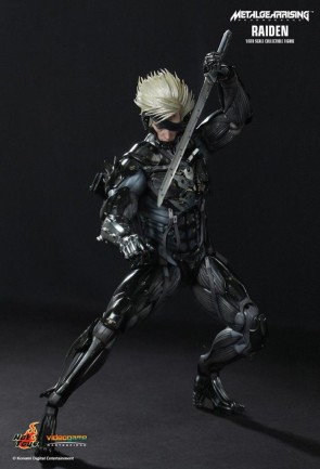 Metal Gear Rising : Revengeance Raiden Sixth Scale Figure - Thumbnail