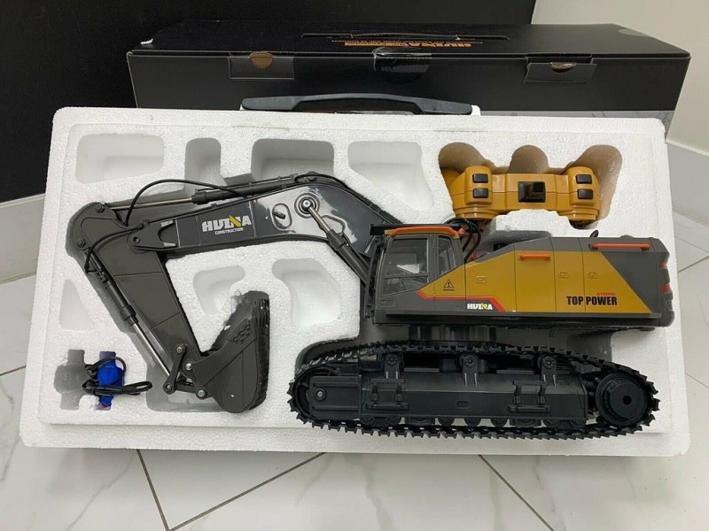 HUINA 1592 1/14 Yüksek Kalite 22 Kanal RC Model Metal Kepçeli Ekskavatör Kazıcı Uzaktan Kumandali Çok Fonksiyonlu İş Makinası - 2.4G Sesli & Işıklı