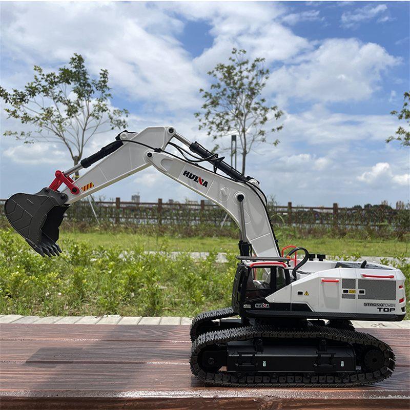 HUINA 1594 1/14 Profesyonel 22 Kanal RC Model 4 Farklı Metal Kepçeli Ekskavatör Kepçe Kazıcı Uzaktan Kumandalı İş Makinesi -2.4G Sesli&Işıklı - Taşıma Çantası Dahil