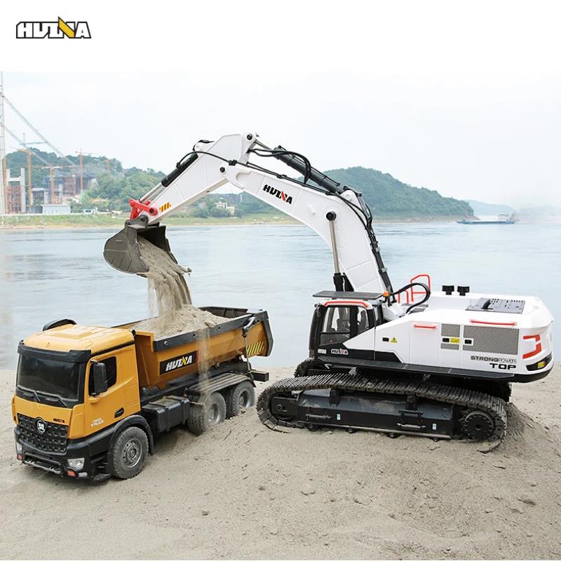 HUINA 1594 1/14 Profesyonel 22 Kanal RC Model 4 Farklı Metal Kepçeli Ekskavatör Kepçe Kazıcı Uzaktan Kumandalı İş Makinesi -2.4G Sesli&Işıklı - Taşıma Çantası Dahil