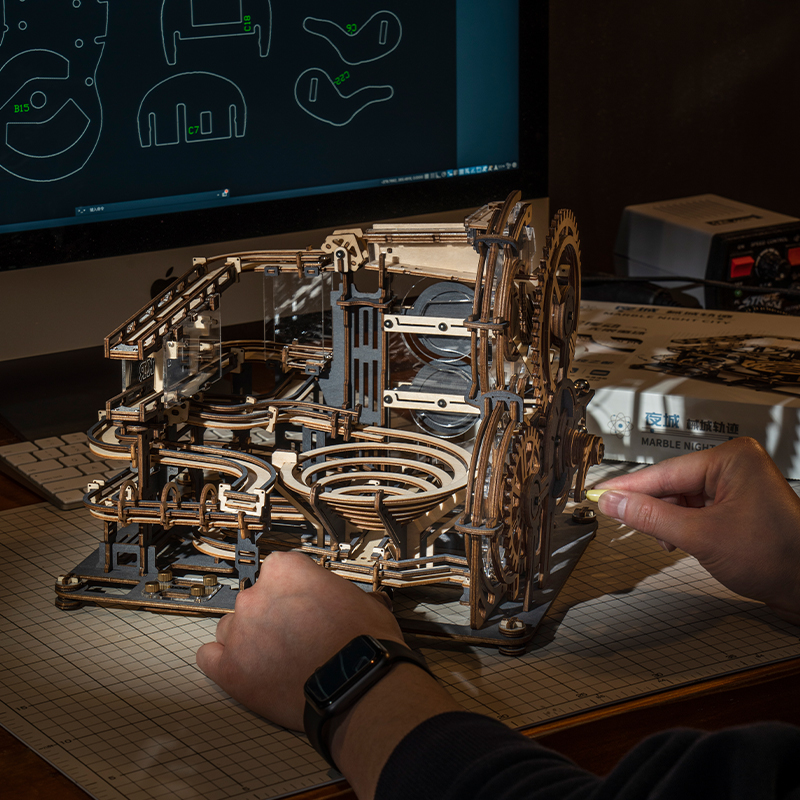 ROKR LGA01 Marble Night City Marble Run DIY Minyatür Maket Model Seti Ahşap 3D Wooden Puzzle 3D Model Kit Detaylı Dekoratif Hobi Seti Ahşap Maket