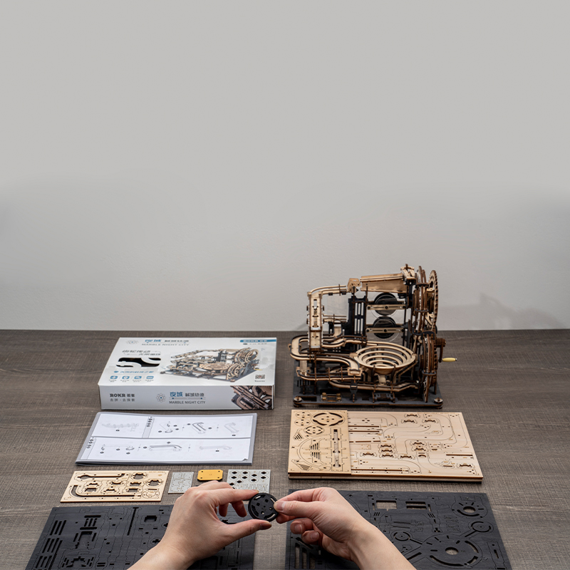 ROKR LGA01 Marble Night City Marble Run DIY Minyatür Maket Model Seti Ahşap 3D Wooden Puzzle 3D Model Kit Detaylı Dekoratif Hobi Seti Ahşap Maket