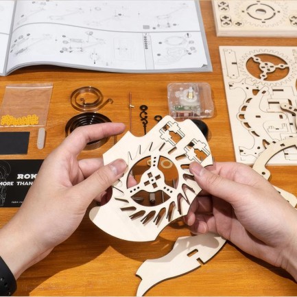 ROKR LK503 Hareketli Baykuş Saat (Owl Clock) DIY Minyatür Maket Model Seti Ahşap 3D Wooden Puzzle 3D Model Kit Detaylı Dekoratif Hobi Seti Ahşap Maket - Thumbnail