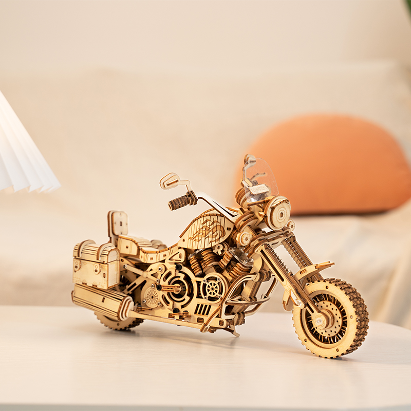 ROKR LK504 Motosiklet (Cruiser Motorcycle) DIY Minyatür Maket Model Seti Ahşap 3D Wooden Puzzle 3D Model Kit Detaylı Dekoratif Hobi Seti Ahşap Maket