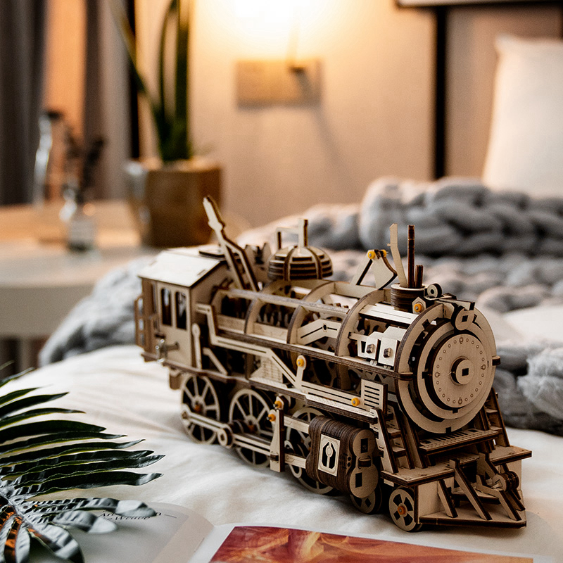 ROKR LK701 Lokomotif Tren (Locomotive) DIY Minyatür Maket Model Seti Ahşap 3D Wooden Puzzle 3D Model Kit Detaylı Dekoratif Hobi Seti Ahşap Maket