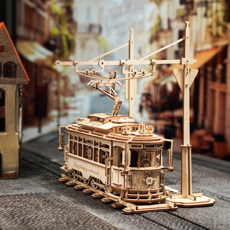 ROKR LK801 Klasik Tramvay (Classic City Tramcar) DIY Minyatür Maket ModelSeti Ahşap 3D Wooden Puzzle 3D Model Kit Detaylı Dekoratif Hobi Seti Ahşap Maket