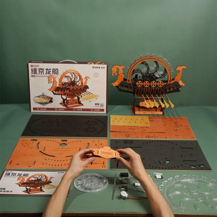 ROKR LK802 Viking Gemisi (Viking Dragon Ship) DIY Minyatür Maket Model Seti Ahşap 3D Wooden Puzzle 3D Model Kit Detaylı Dekoratif Hobi Seti Ahşap Maket - Thumbnail