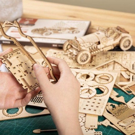 ROKR MC401 Formula1 Arabası (V8 Grand Prix Car) DIY Minyatür Maket Model Seti Ahşap 3D Wooden Puzzle 3D Model Kit Detaylı Dekoratif Hobi Seti Ahşap Maket - Thumbnail