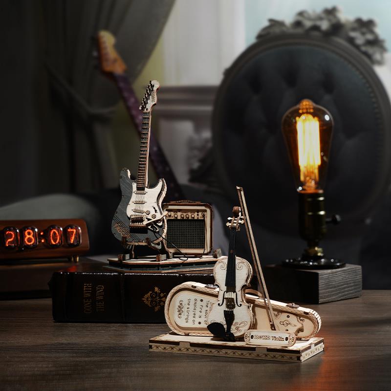 ROKR TG605K Elektro Gitar (Electric Guitar) DIY Minyatür Maket Model Seti Ahşap 3D Wooden Puzzle 3D Model Kit Detaylı Dekoratif Hobi Seti Ahşap Maket